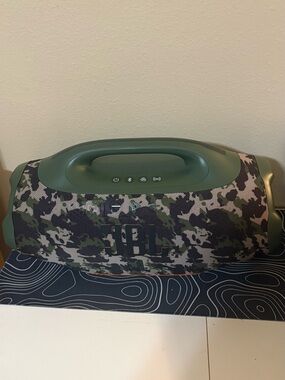 JBL Men’s Camo Bluetooth Speaker Bag - Green/Black